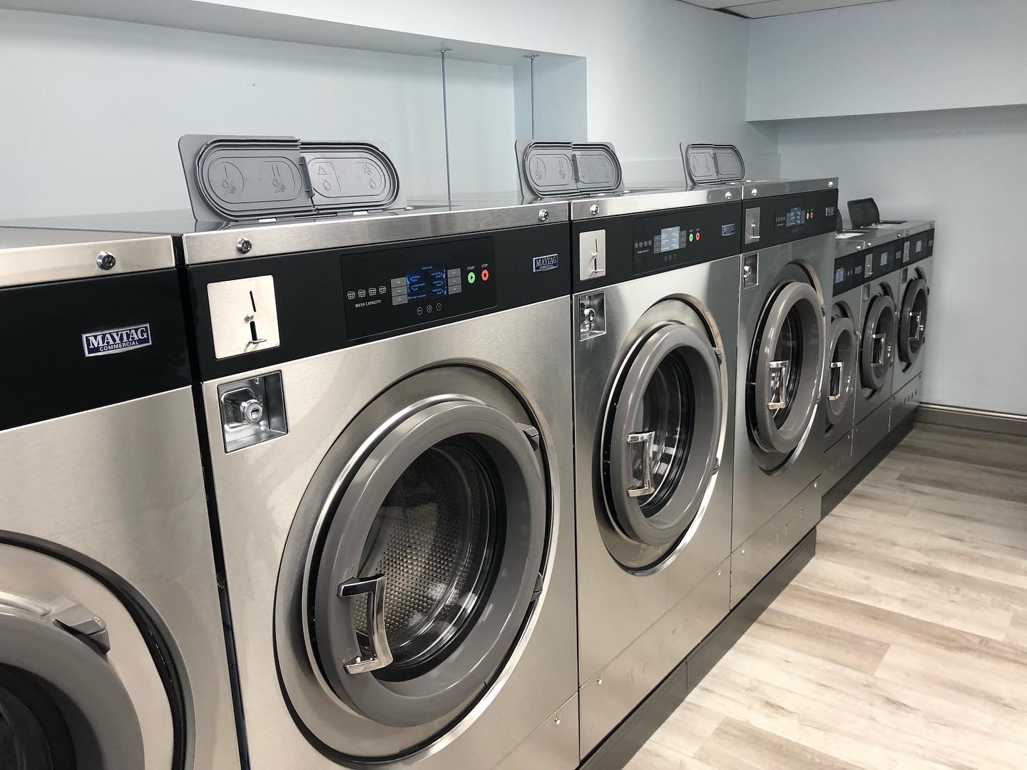 laundromat Toronto high end washers